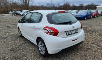 Peugeot 208 full
