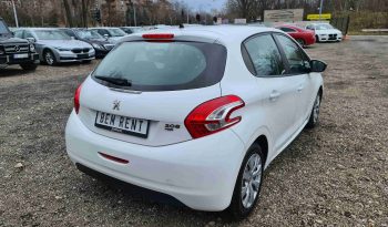 Peugeot 208 full