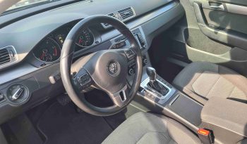 Volkswagen Passat full