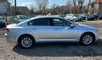 Volkswagen Passat full