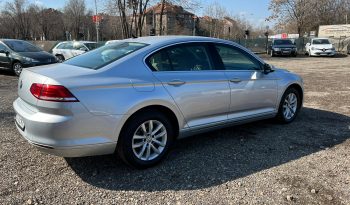 Volkswagen Passat full