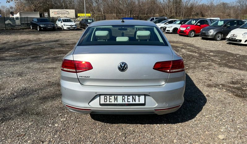 Volkswagen Passat full